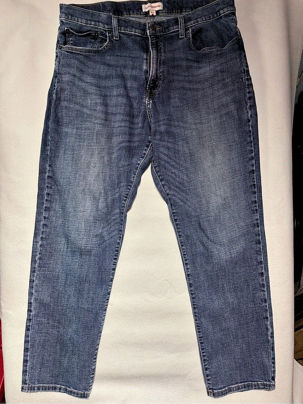 Lucky Brand Men's Straight Leg Jeans Waist 38x32 in Blue